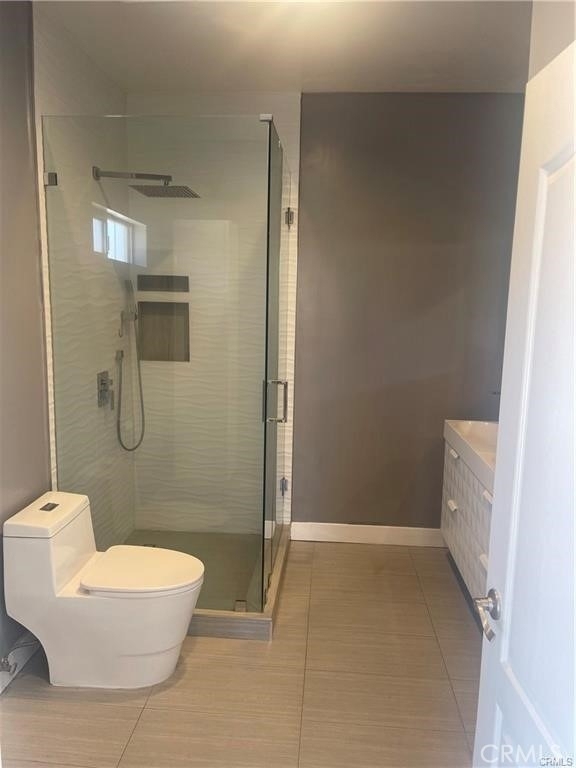 2256 Montrose Ave - Photo 18