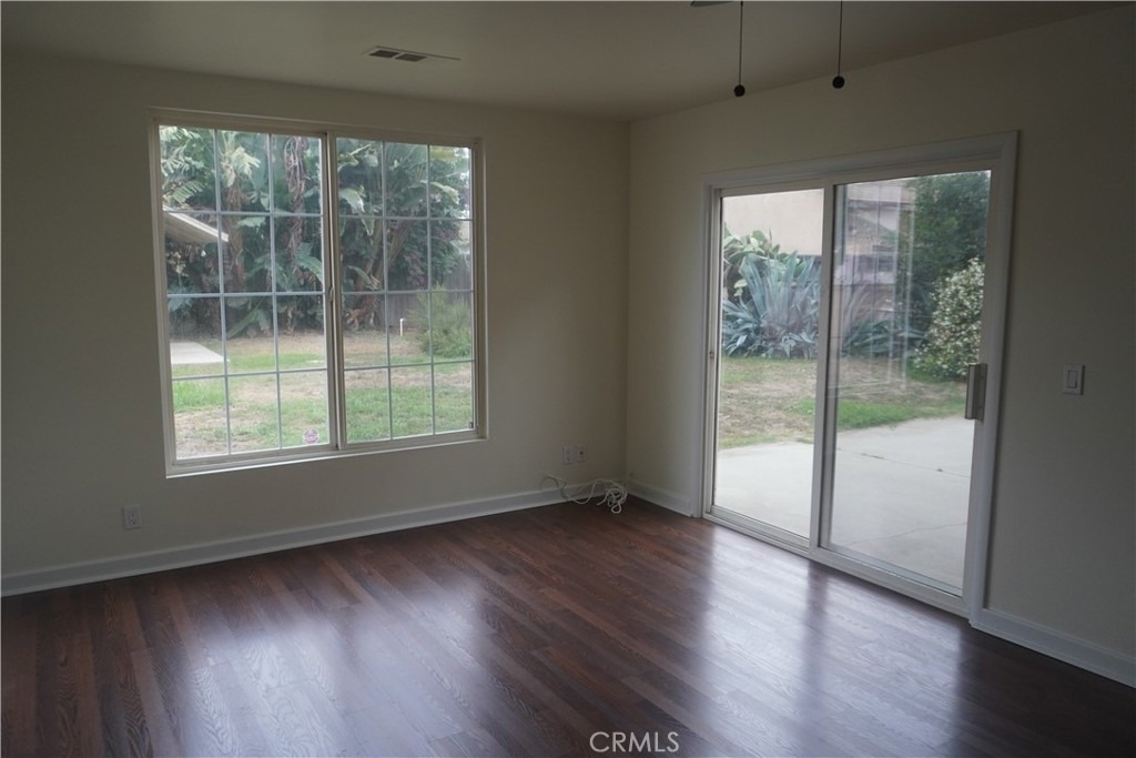 2528 W Flower Avenue - Photo 11