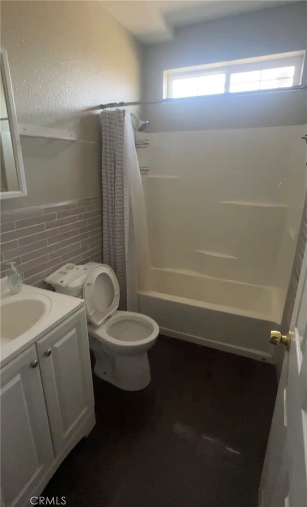 3029 S Budlong Avenue - Photo 2