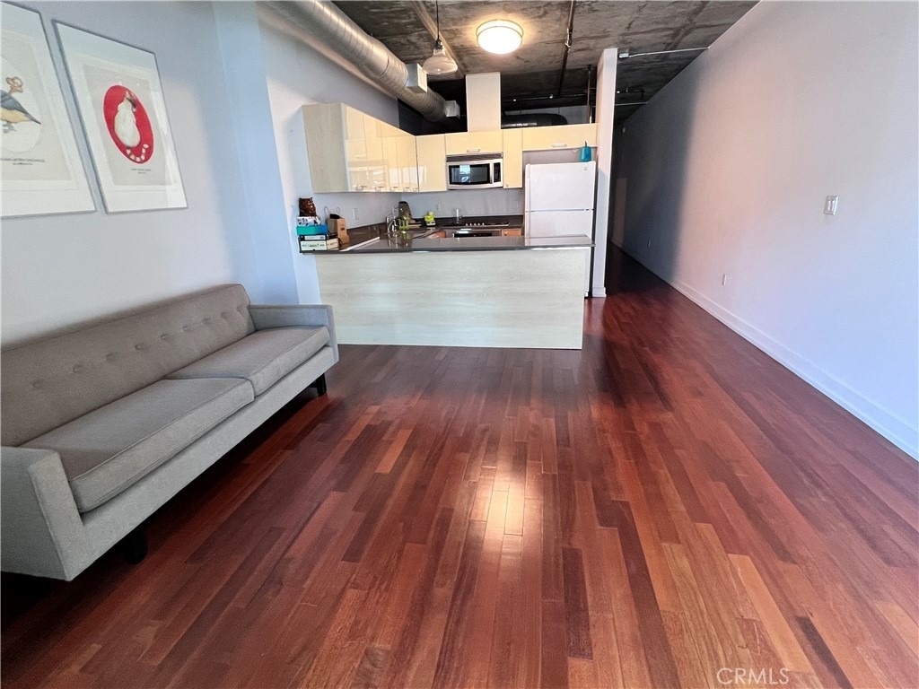 645 W 9th St. - Photo 4