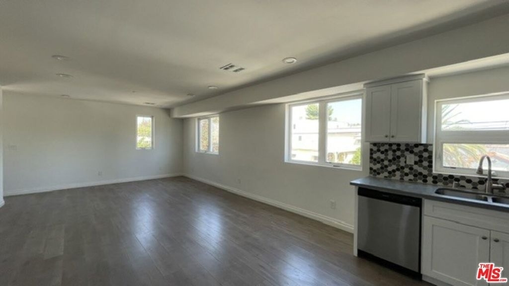 5733 1/2 Fulcher Avenue - Photo 62