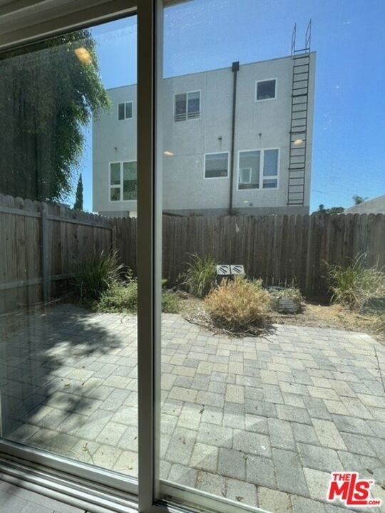 5733 1/2 Fulcher Avenue - Photo 7