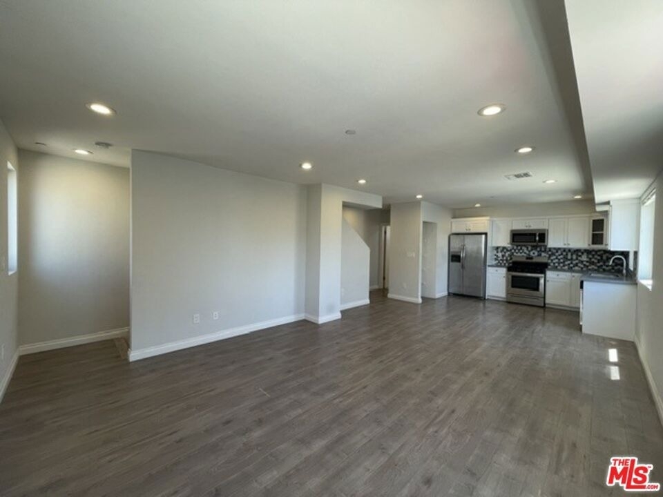 5733 1/2 Fulcher Avenue - Photo 41