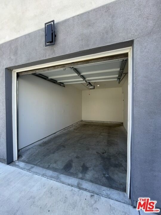 5733 1/2 Fulcher Avenue - Photo 2
