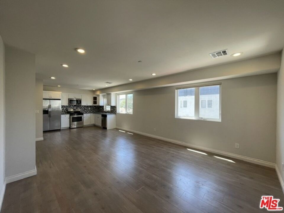 5733 1/2 Fulcher Avenue - Photo 40