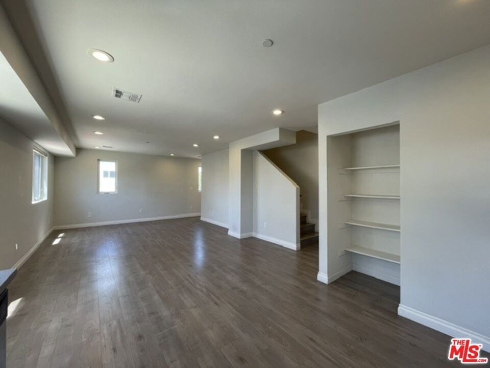 5733 1/2 Fulcher Avenue - Photo 44