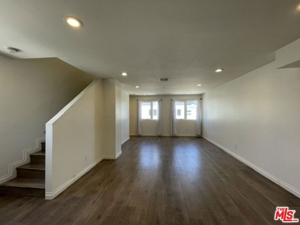 5733 1/2 Fulcher Avenue - Photo 12