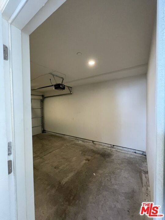 5733 1/2 Fulcher Avenue - Photo 4