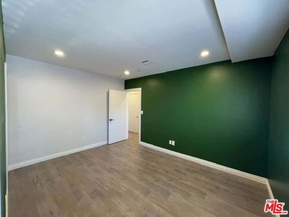 5733 1/2 Fulcher Avenue - Photo 35