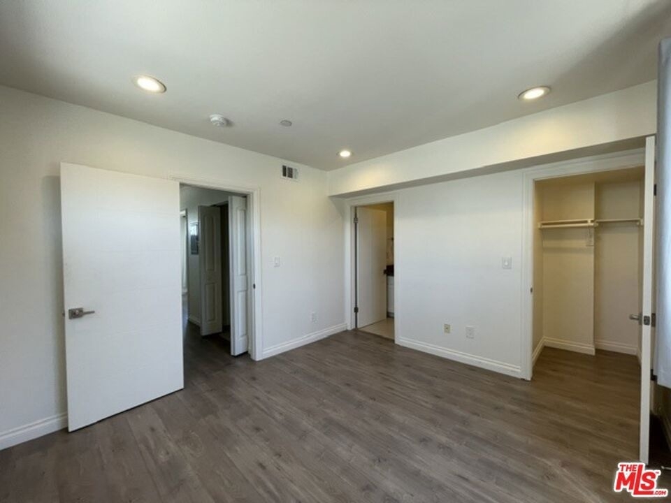 5733 1/2 Fulcher Avenue - Photo 25