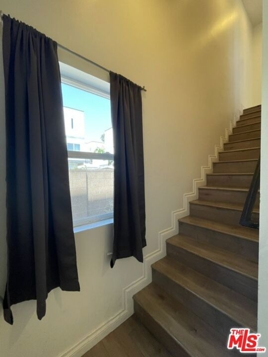 5733 1/2 Fulcher Avenue - Photo 10