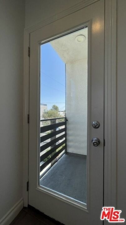 5733 1/2 Fulcher Avenue - Photo 71