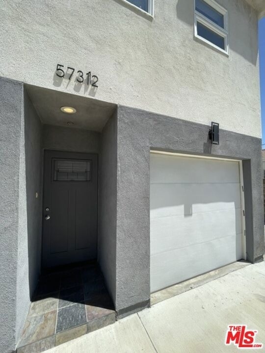 5733 1/2 Fulcher Avenue - Photo 29