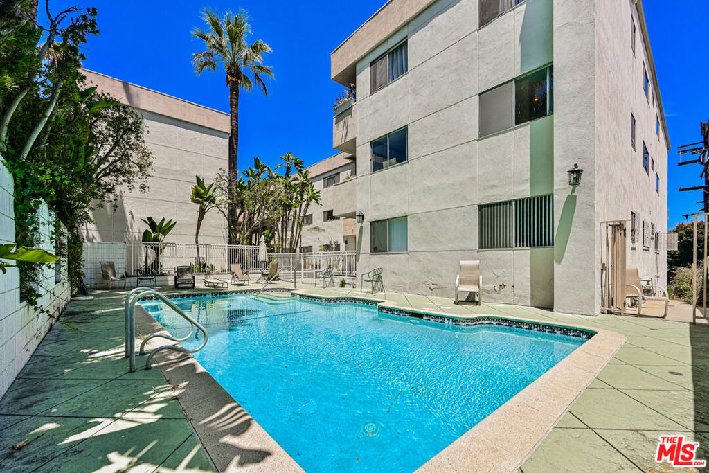 1440 Reeves Street - Photo 0
