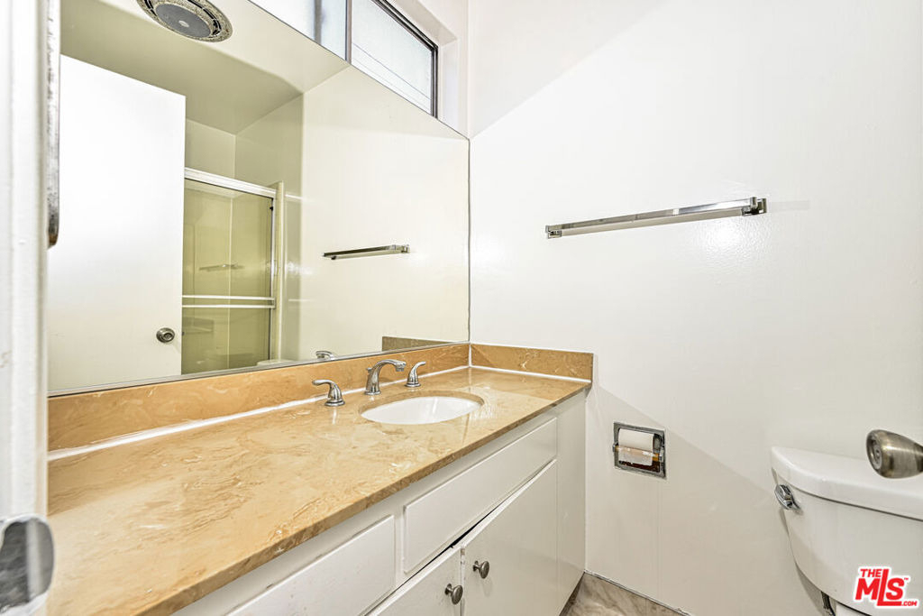 1440 Reeves Street - Photo 13