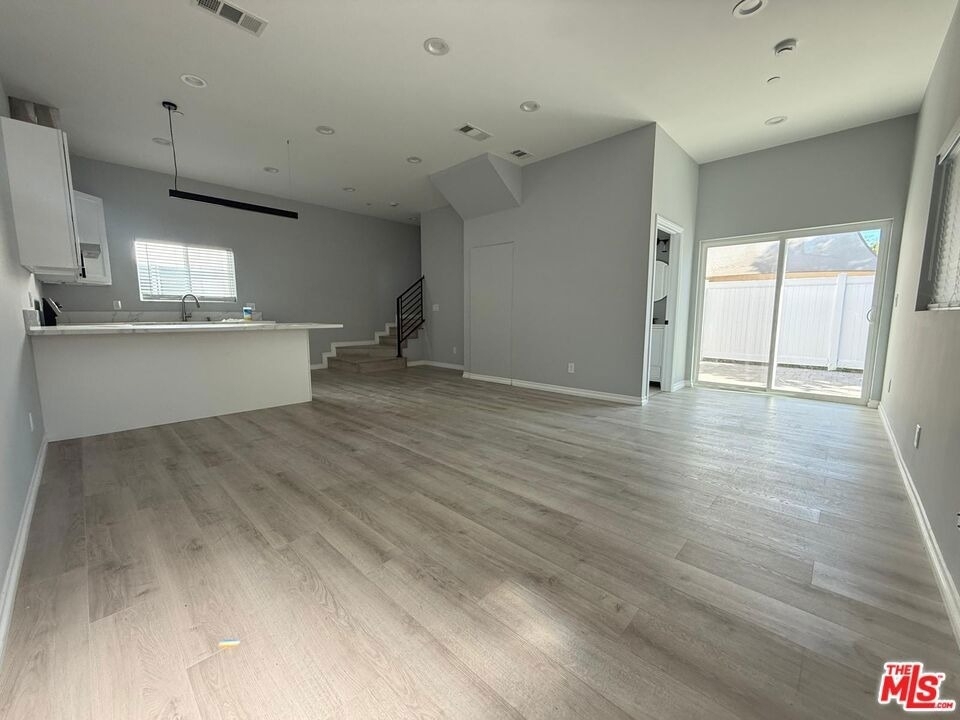 15964 Gault Street - Photo 0