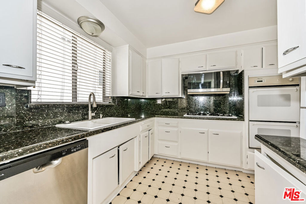 237 N Almont Drive - Photo 3