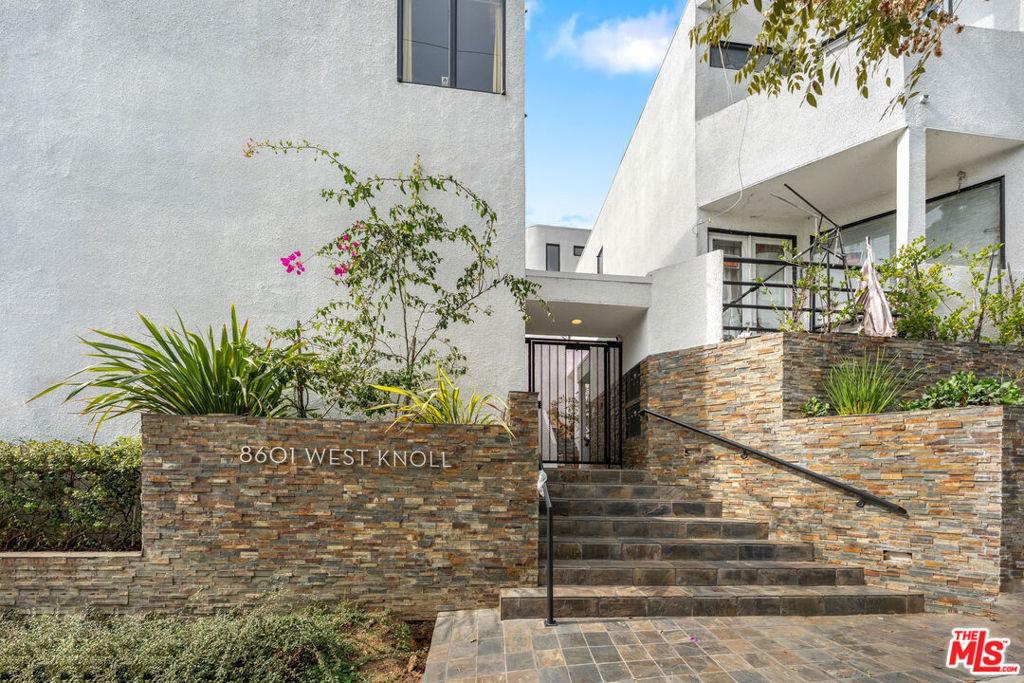 8601 W West Knoll Drive - Photo 27