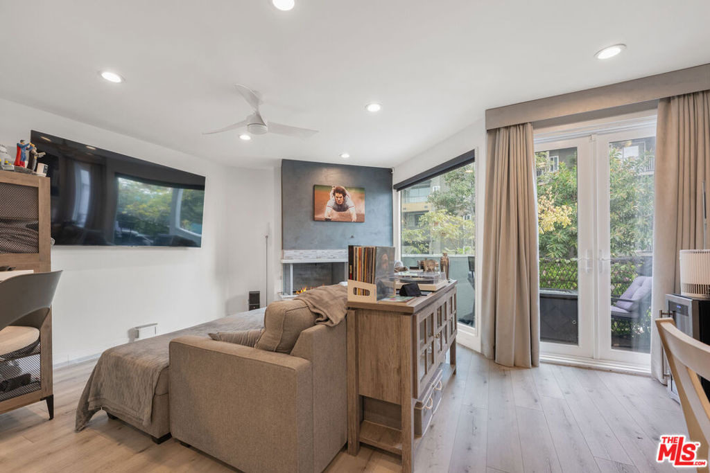 8601 W West Knoll Drive - Photo 6