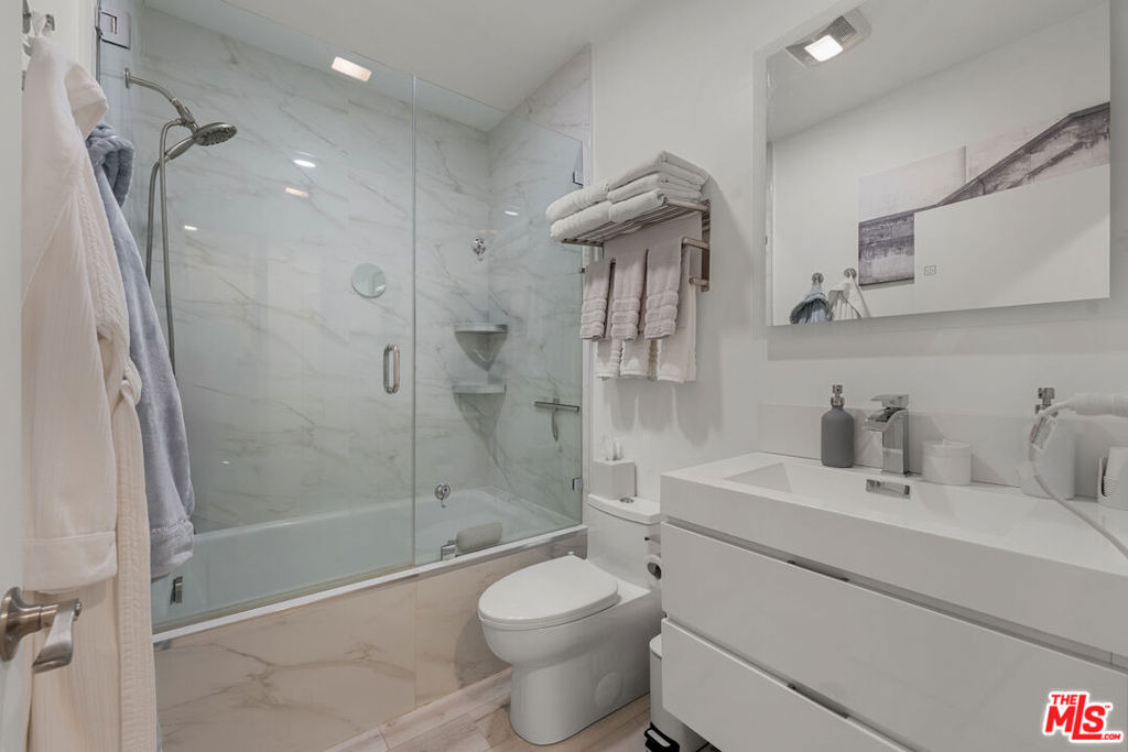 8601 W West Knoll Drive - Photo 20