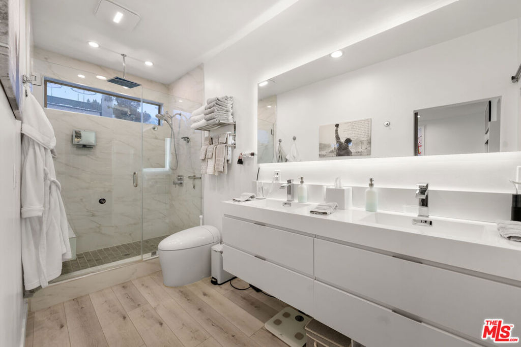 8601 W West Knoll Drive - Photo 14