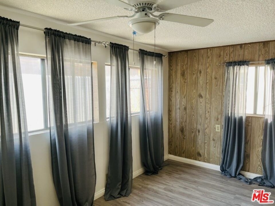 2371 Edgewater Terrace - Photo 7