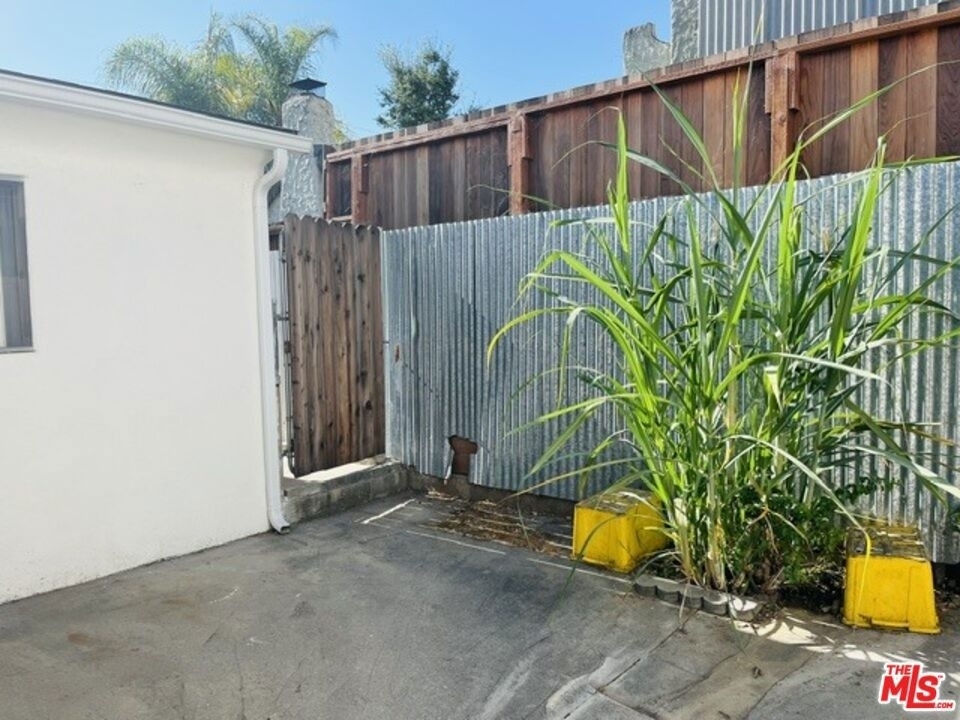 2371 Edgewater Terrace - Photo 1
