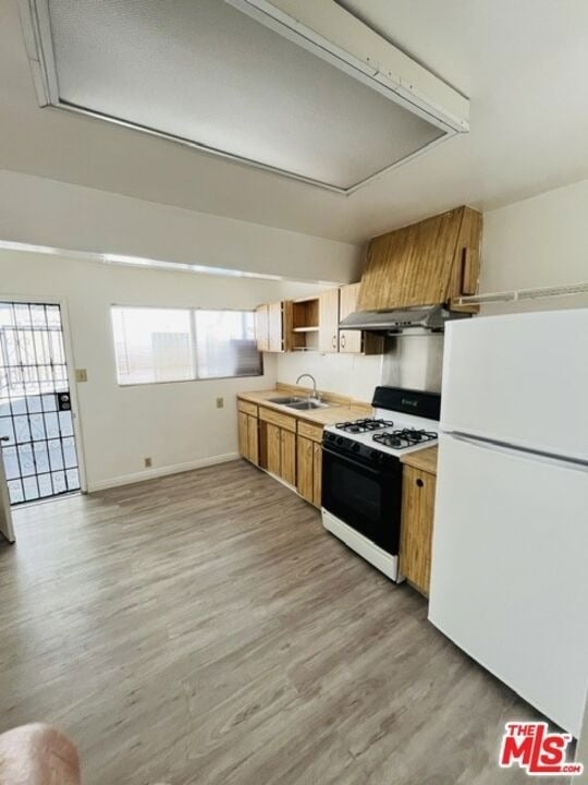 2371 Edgewater Terrace - Photo 6