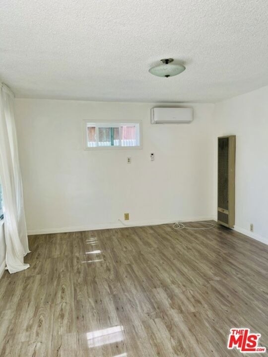 2371 Edgewater Terrace - Photo 2