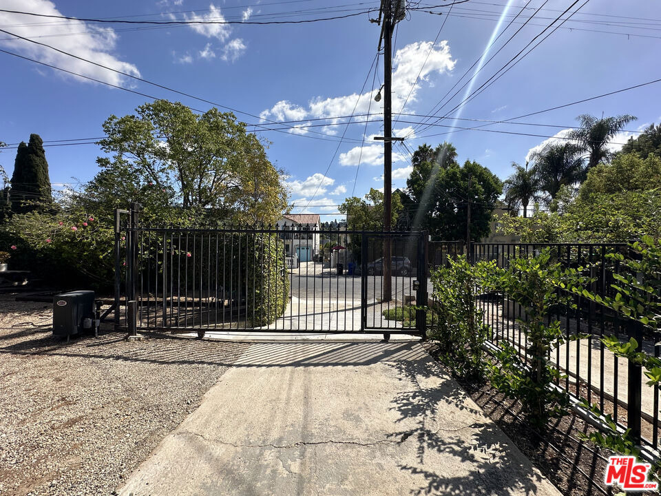 1405 Talmadge Street - Photo 22