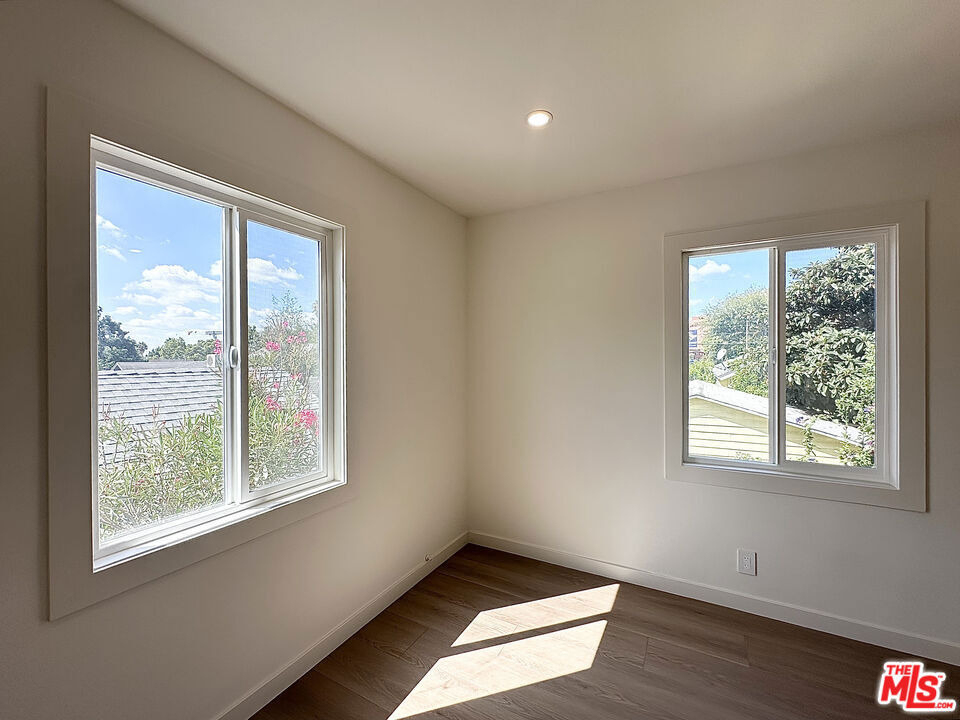 1405 Talmadge Street - Photo 15