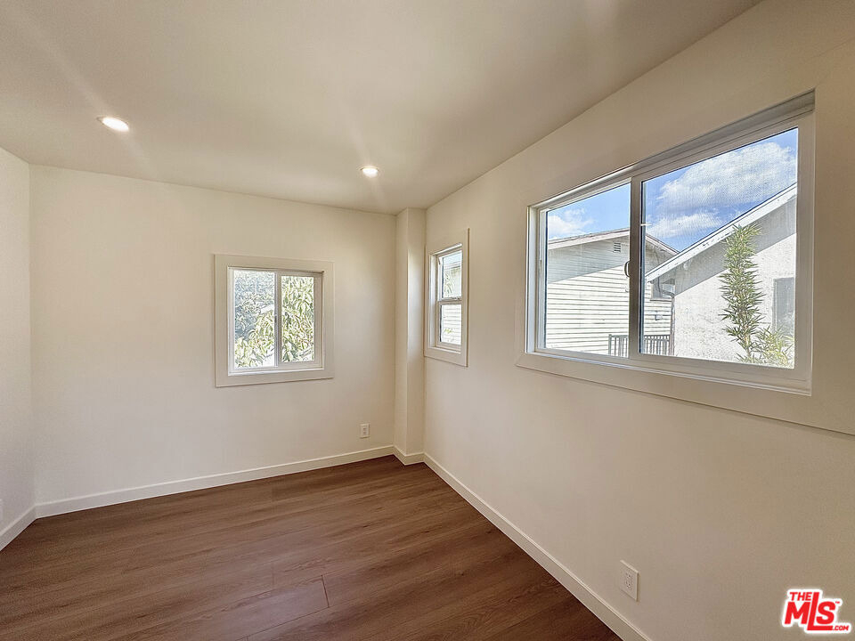 1405 Talmadge Street - Photo 11