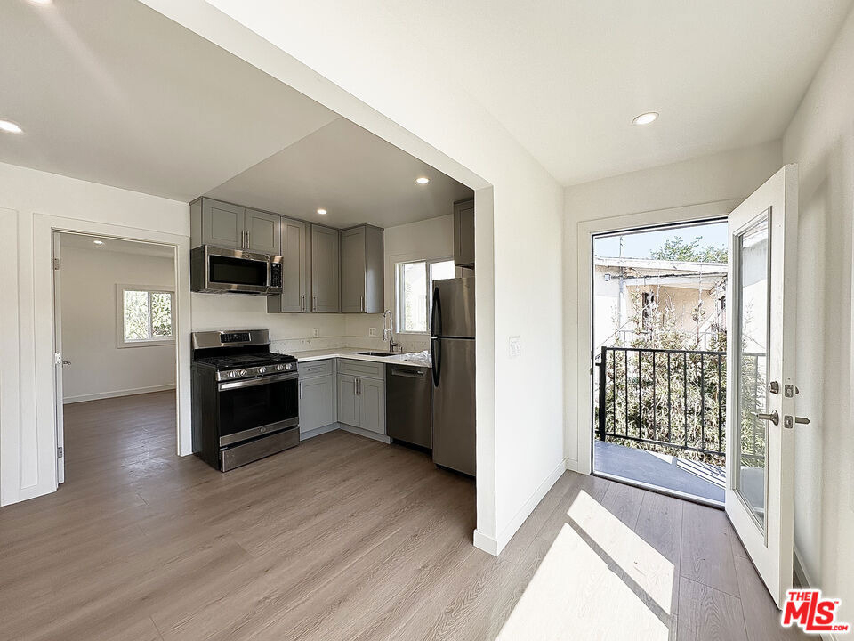 1405 Talmadge Street - Photo 3