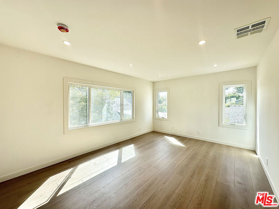 1405 Talmadge Street - Photo 7