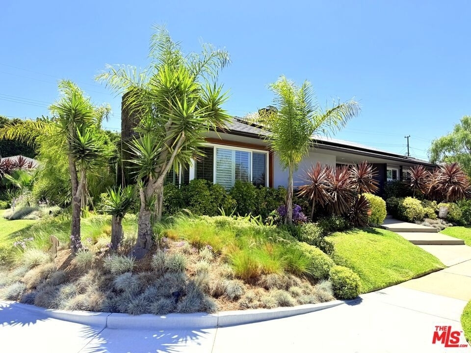 5500 Shenandoah Avenue - Photo 0