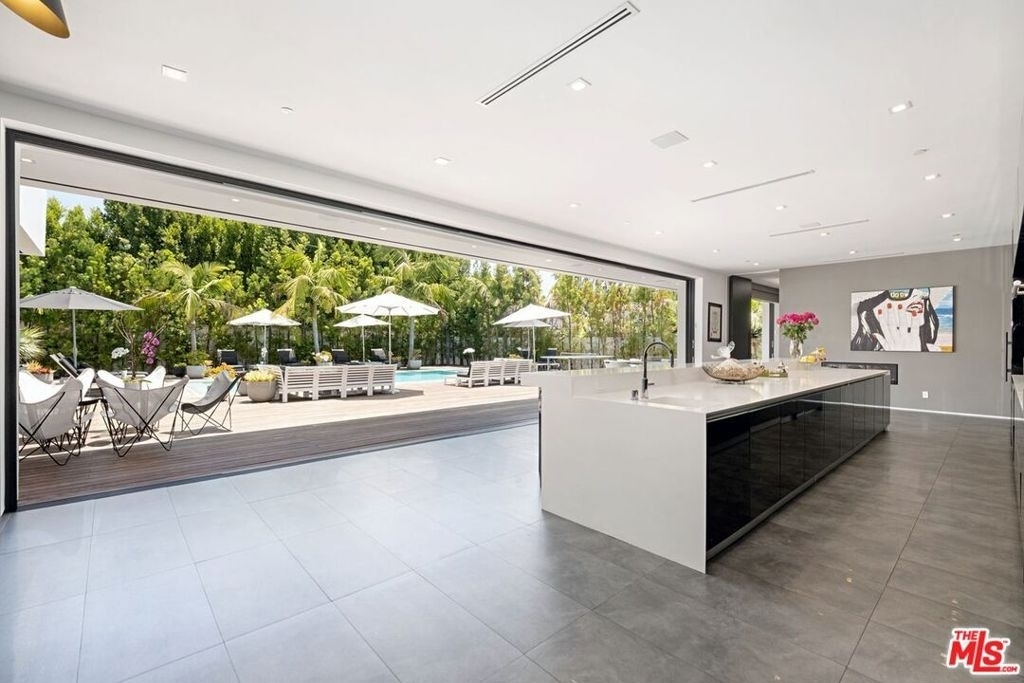 9570 Sunset Boulevard - Photo 11