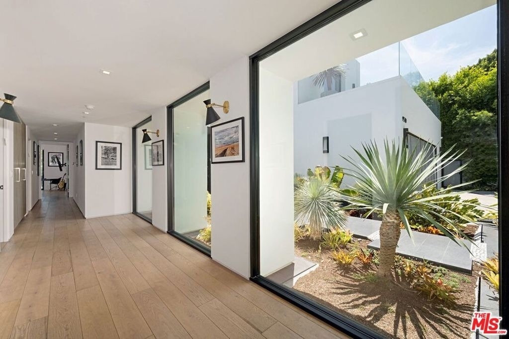 9570 Sunset Boulevard - Photo 25