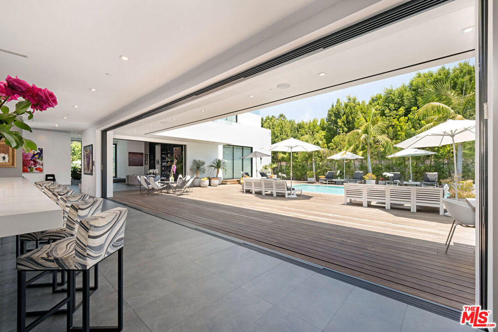 9570 Sunset Boulevard - Photo 12