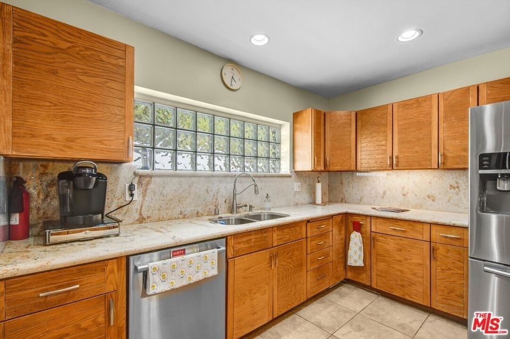 5183 Maison Avenue - Photo 6