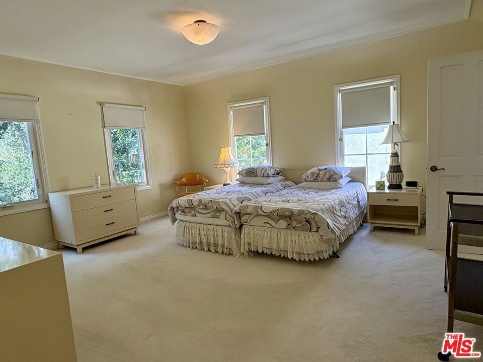 414 N Las Palmas Avenue - Photo 32