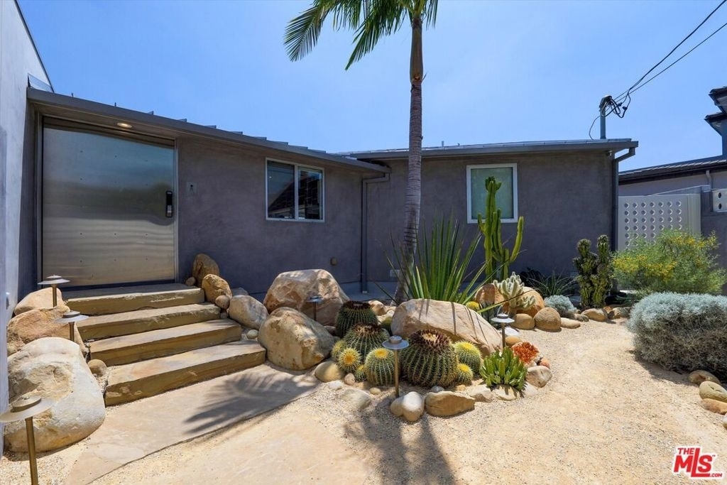 11001 Wrightwood Place - Photo 3