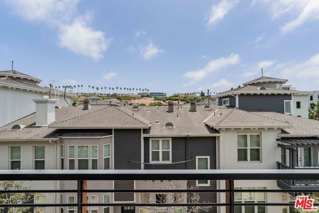 12920 Runway Road - Photo 19