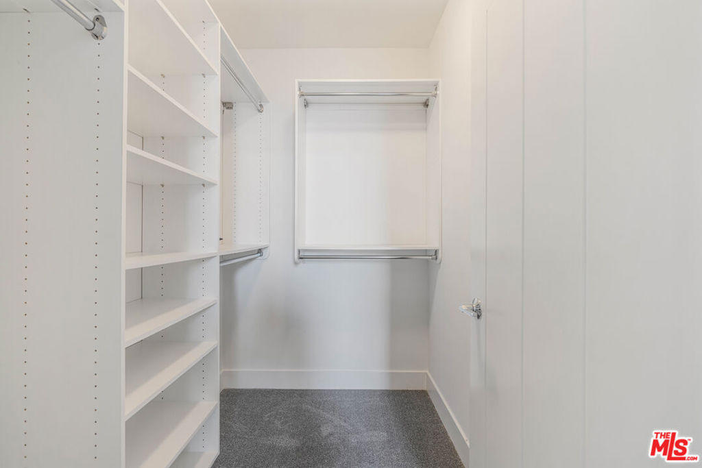 12920 Runway Road - Photo 25