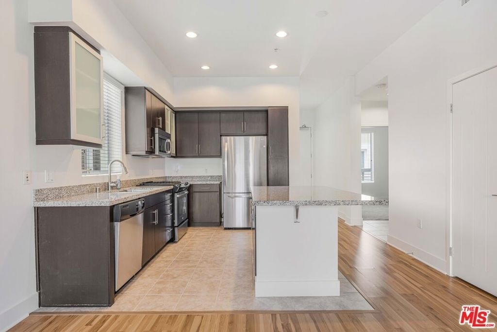 12920 Runway Road - Photo 14