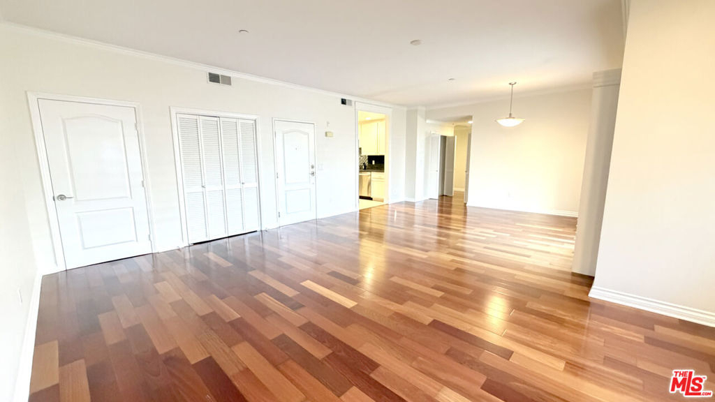 956 S Wilton Place - Photo 1