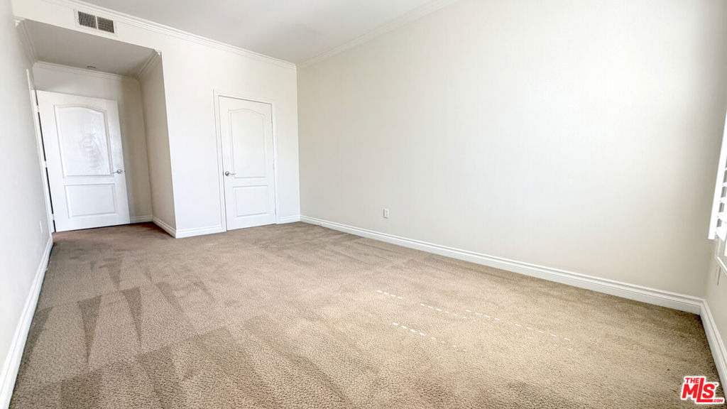 956 S Wilton Place - Photo 16
