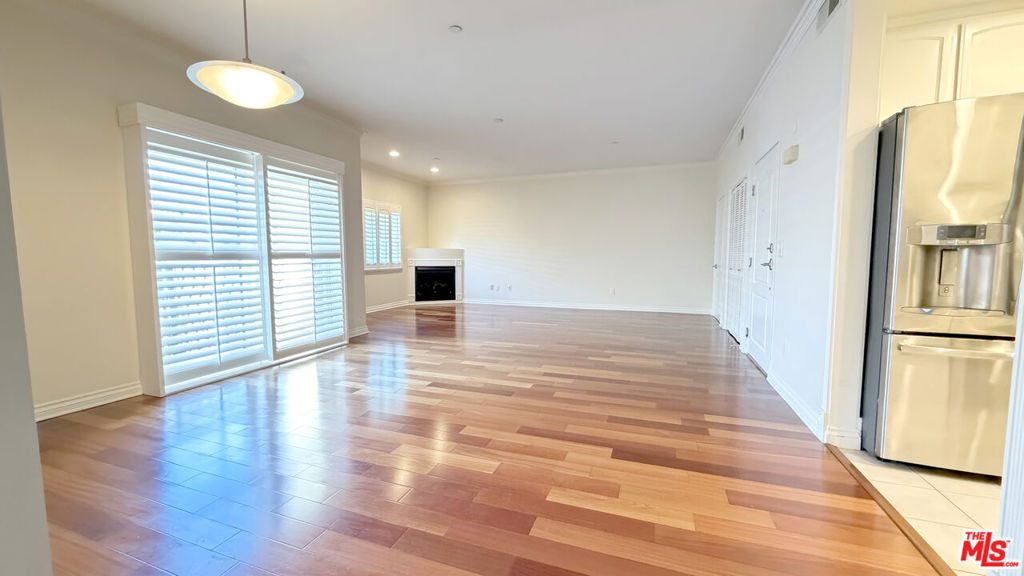 956 S Wilton Place - Photo 3