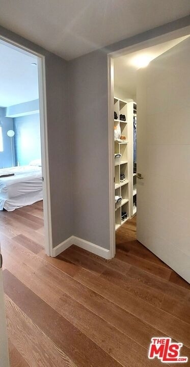 441 S Barrington Avenue - Photo 10