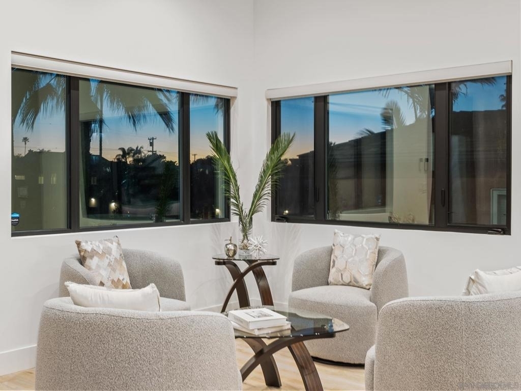 4386 Newport Ave - Photo 12