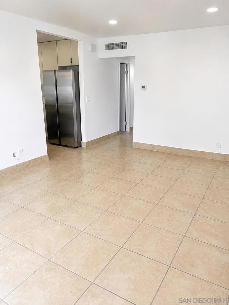 589 N Johnson Ave - Photo 4